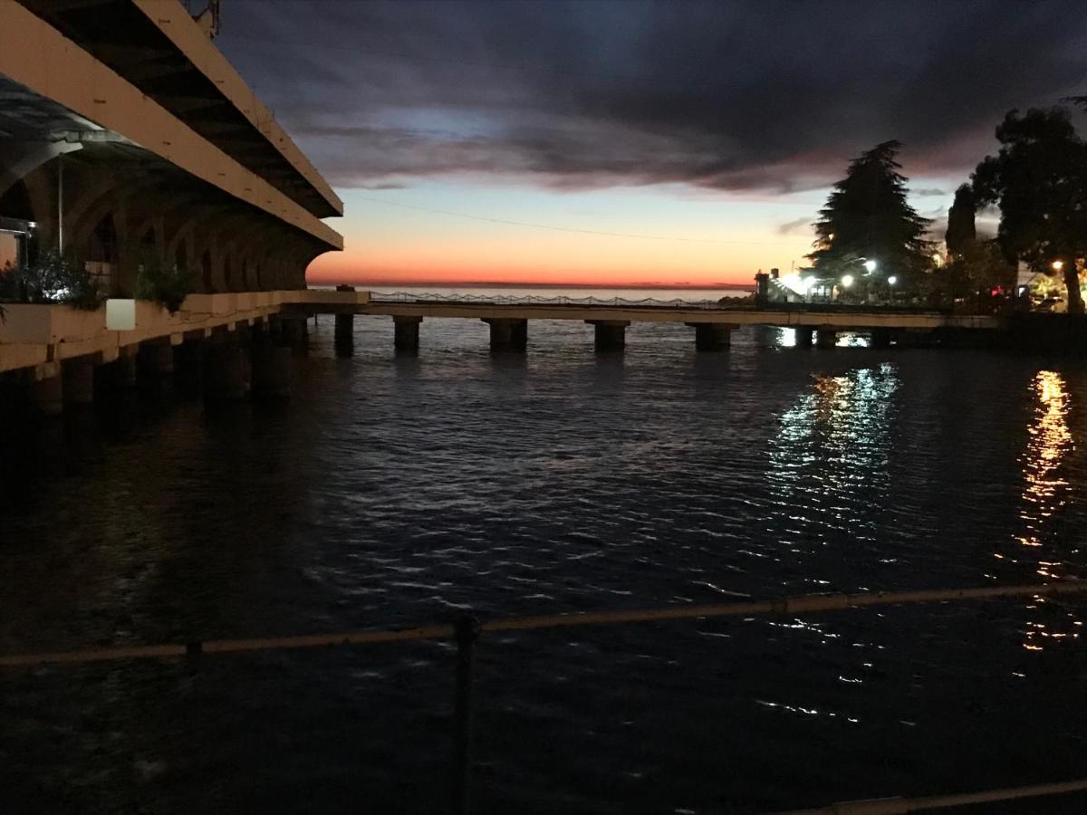 Гавань Hotell Sukhumi Eksteriør bilde